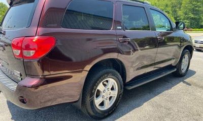 2016 Toyota Sequoia SR5 Grade
