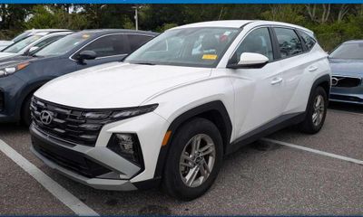 2025 Hyundai Tucson SE