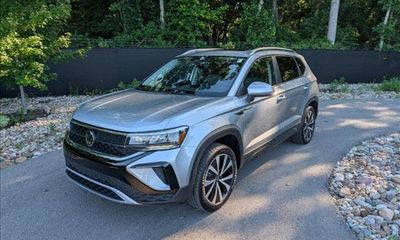 2023 Volkswagen Taos SE W Sunroof