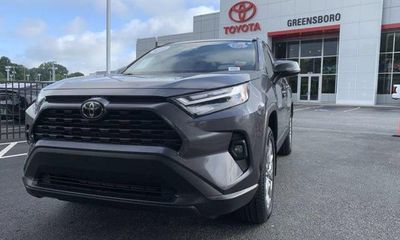 2025 Toyota RAV4 XLE Premium