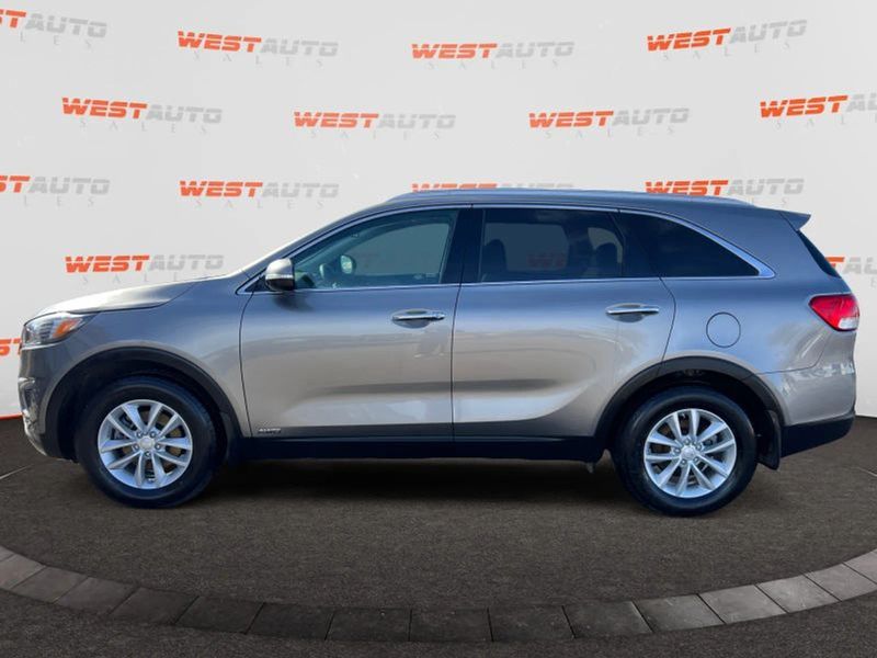 2018 Kia Sorento — a typically priced live listing