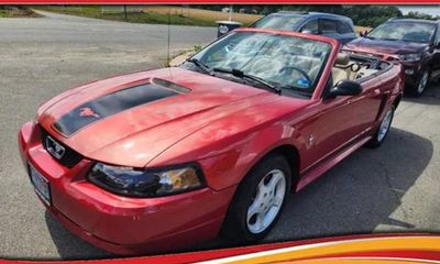 2001 Ford Mustang Base