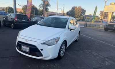2017 Toyota Yaris IA Base