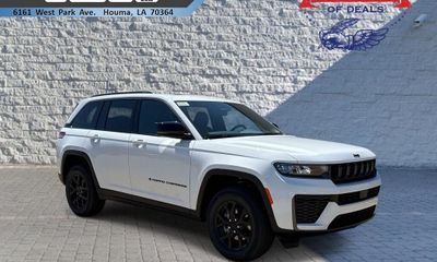 2026 Jeep Grand Cherokee Base Laredo