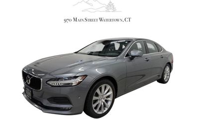 2017 Volvo S90 Momentum