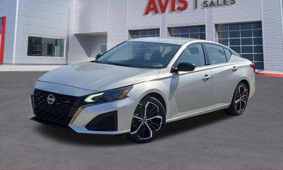 2025 Nissan Altima SR
