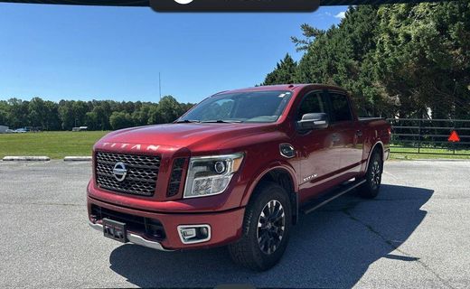 2017 Nissan Titan SV