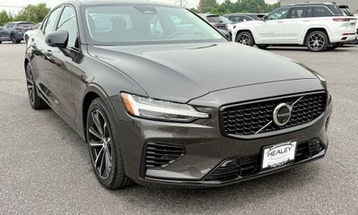 2023 Volvo S60 Plus Dark
