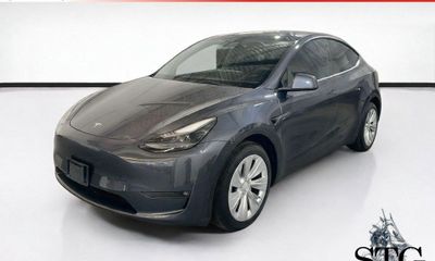 2023 Tesla Model Y Long Range