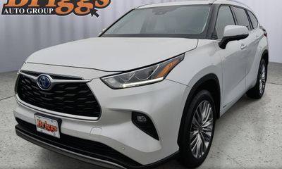 2023 Toyota Highlander Platinum