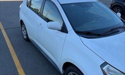 2009 Pontiac Vibe Base