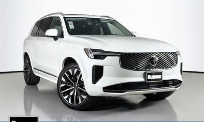 2026 Volvo XC90 Plus Bright