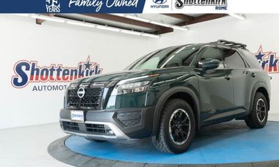 2025 Nissan Pathfinder SV