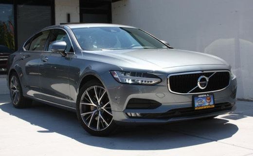2018 Volvo S90 Momentum