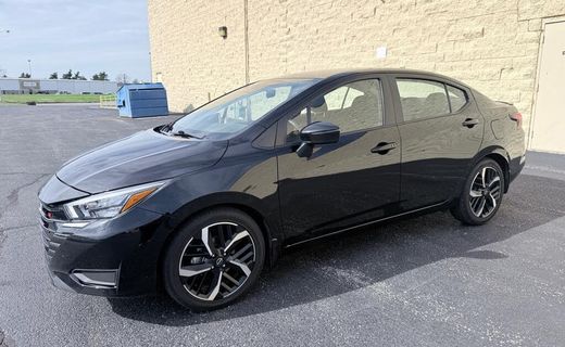 2023 Nissan Versa SR