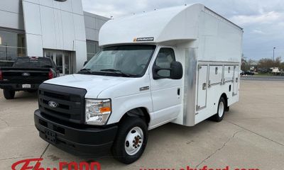 2026 Ford E-350 Base