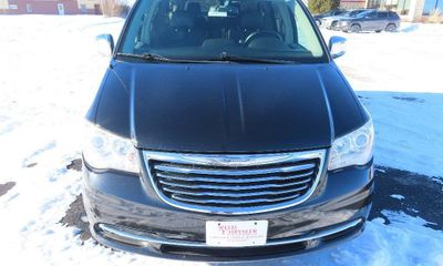 2011 Chrysler Town AND Country Limited