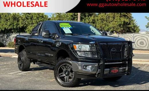 2017 Nissan Titan SV
