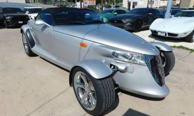 2000 Plymouth Prowler Base