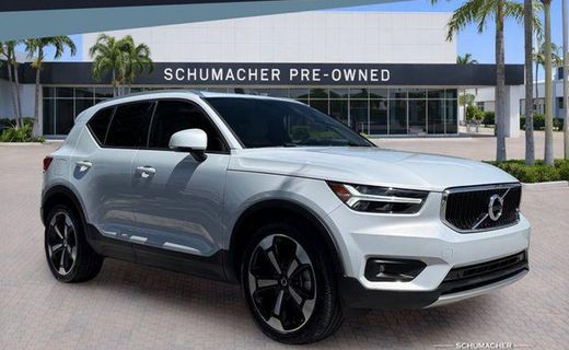 2021 Volvo XC40 Momentum
