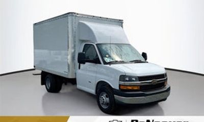 2026 Chevrolet Express 3500 Cutaway 177