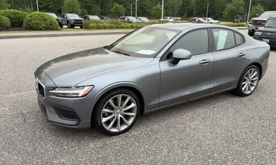 2020 Volvo S60 Momentum