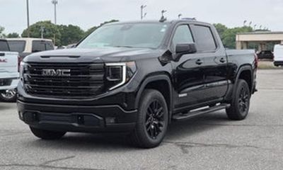 2026 GMC Sierra SLT