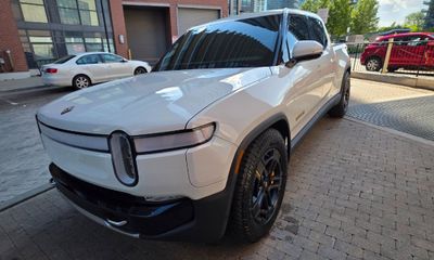 2023 Rivian R1T Adventure