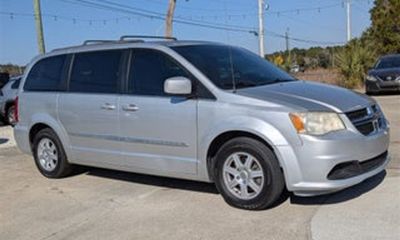 2010 Chrysler Town AND Country RT