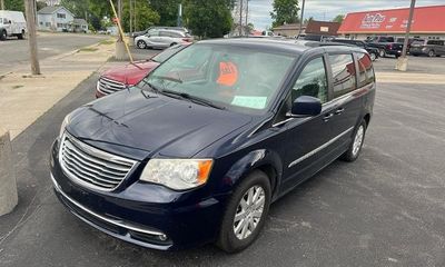 2014 Chrysler Town AND Country Touring