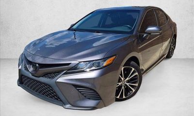 2020 Toyota Camry SE