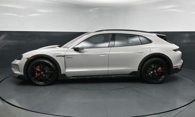 2026 Porsche Taycan 4S Cross Turismo