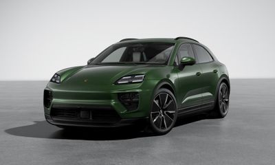 2026 Porsche Macan 4
