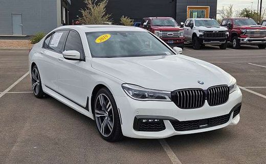 2019 BMW 750I B7