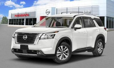 2024 Nissan Pathfinder SL