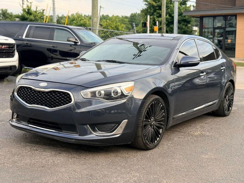 2014 Kia Cadenza — a typically priced live listing