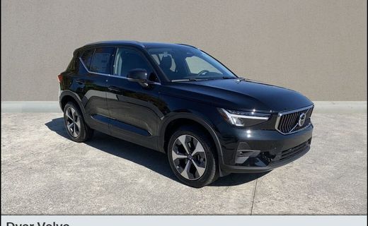 2023 Volvo XC40 Plus Bright