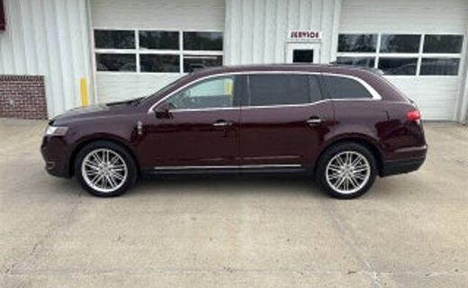 2017 Lincoln MKT Elite