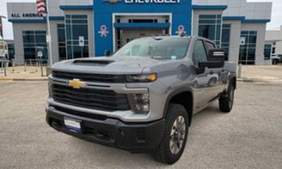 2026 Chevrolet Silverado HD Custom