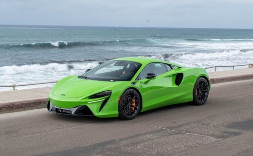 2026 McLaren Artura