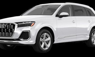 2025 Audi Q7 Quattro Premium Plus