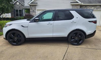 2023 Land Rover Discovery HSE R Dynamic
