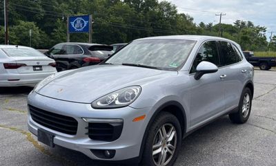 2016 Porsche Cayenne Base
