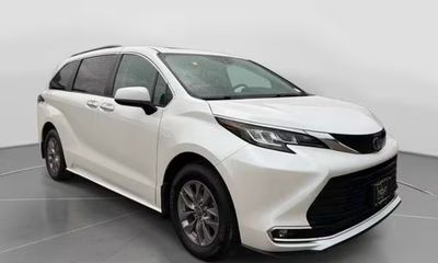 2022 Toyota Sienna XLE