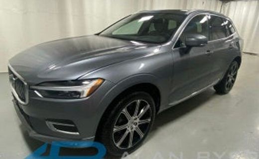 2022 Volvo XC60 Momentum