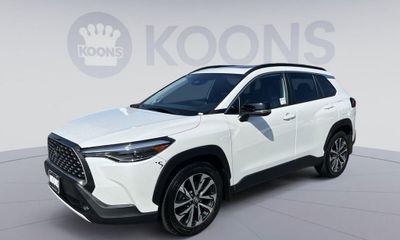 2025 Toyota Corolla Cross XLE