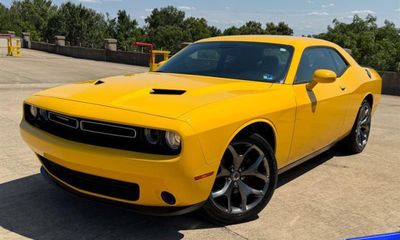 2017 Dodge Challenger SXT