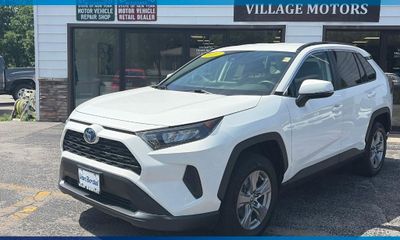 2022 Toyota RAV4 LE