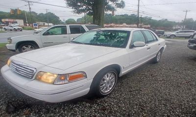 2003 Ford Crown Victoria LX