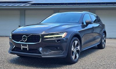2023 Volvo V60CC Plus